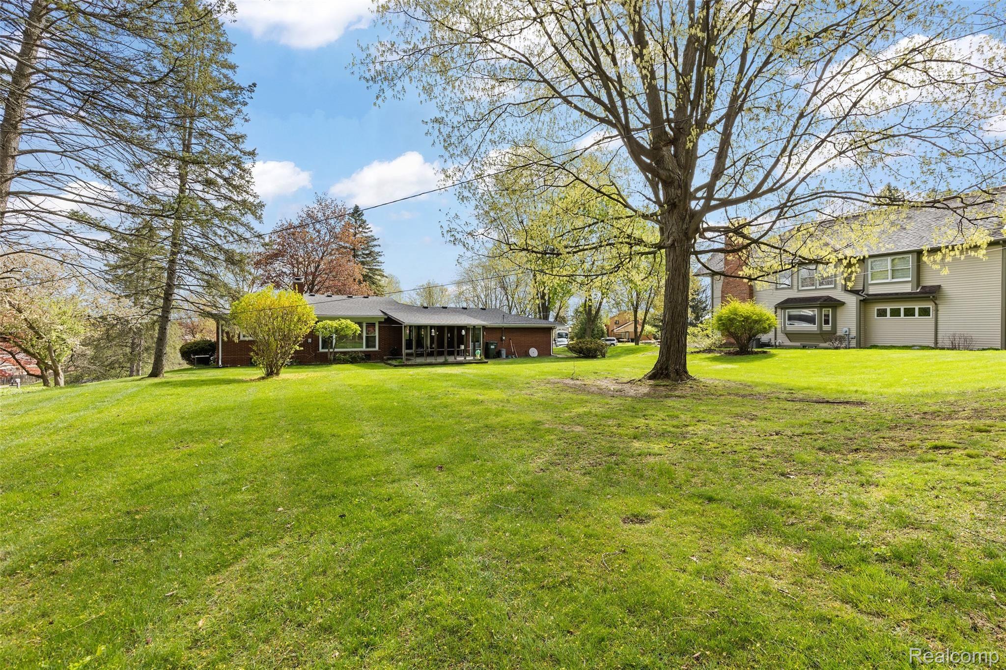 146 Rochdale Drive South Rochester, MI 48309 - Photo 10 of 34 146 Rochdale-10.jpg