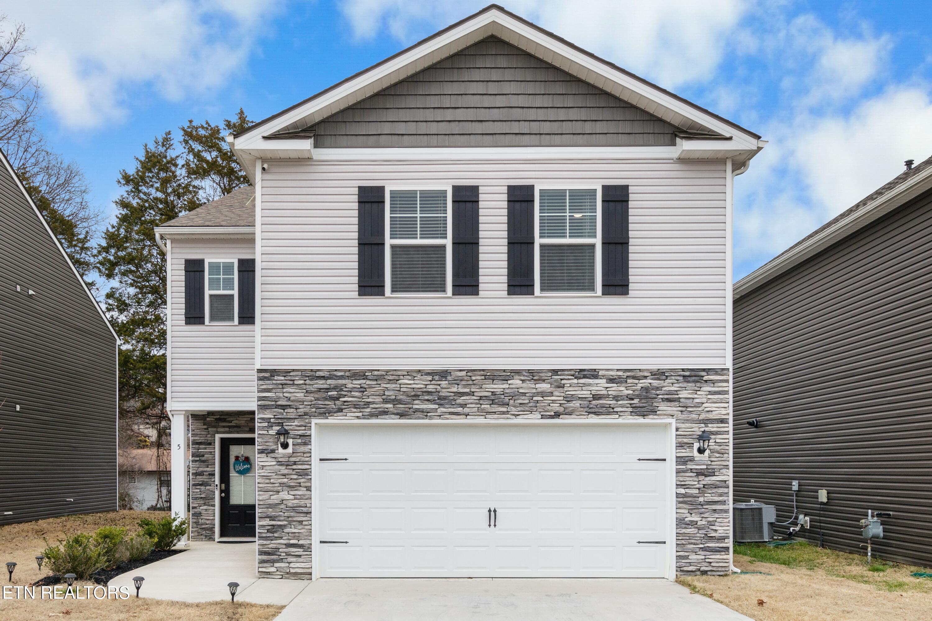 5 Ivy Court Clinton, TN 37716 - Photo 1 of 29 030A7789