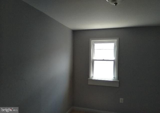 806 Creek Road Baltimore, MD 21221 - Photo 5 of 12 Gallery Image 5