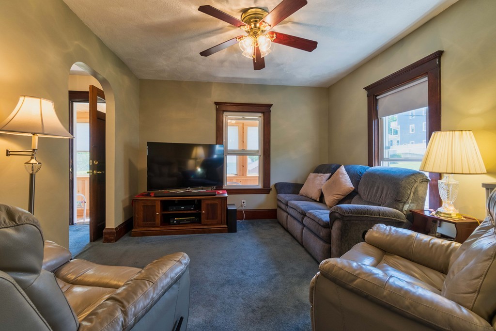 87 Wendell Street Winchester, MA 01890 - Photo 4 of 28