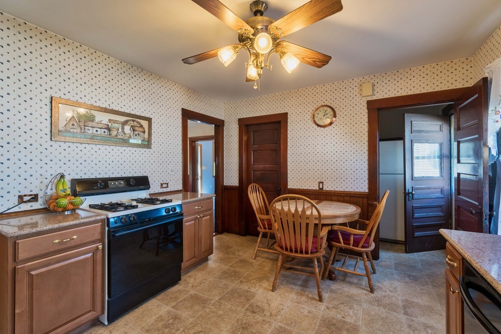 87 Wendell Street Winchester, MA 01890 - Photo 7 of 28