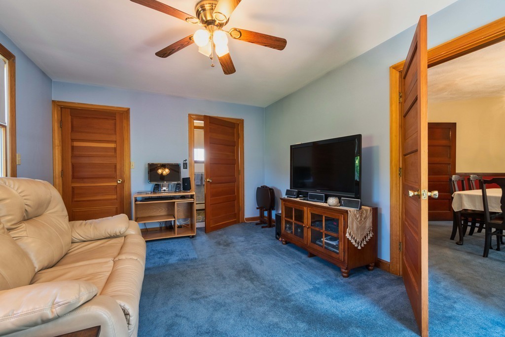 87 Wendell Street Winchester, MA 01890 - Photo 10 of 28