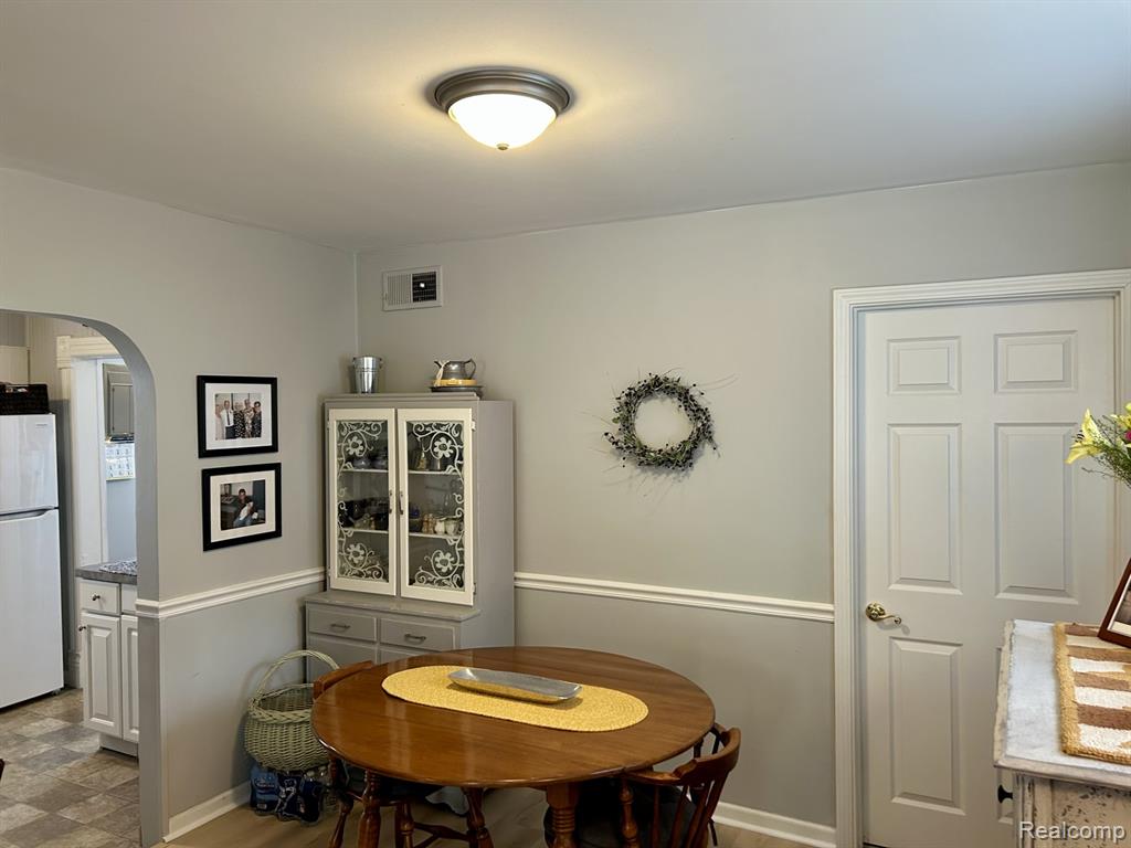 516 West Clinton Street Howell, MI 48843 - Photo 6 of 20