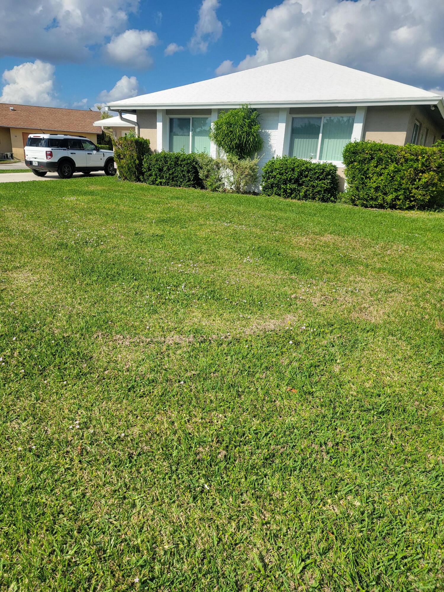 27 Vista Del Rio Boynton Beach, FL 33426 - Photo 6 of 45 Front 2