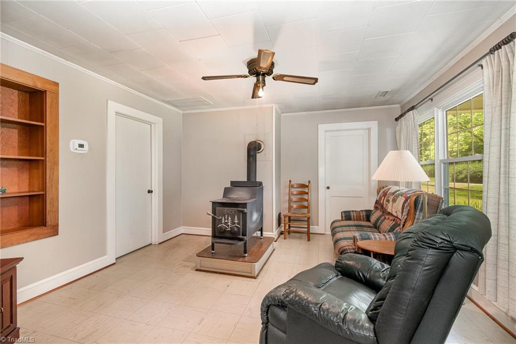 5020 Fred Lineberry Road Randleman, NC 27317 - Photo 4 of 25 Living Room