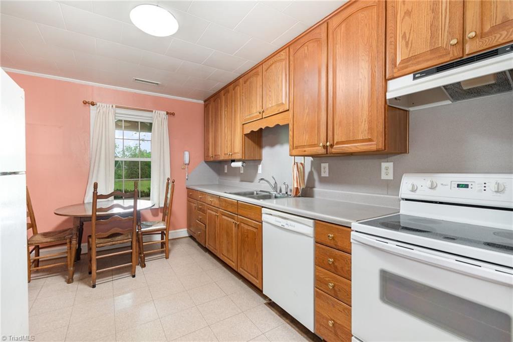 5020 Fred Lineberry Road Randleman, NC 27317 - Photo 8 of 25 Kitchen