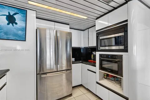 $3,950 | 3000 East Sunrise Boulevard, Unit PHB, Fort Lauderdale, FL 33304