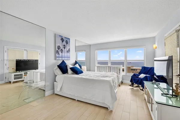 $3,650 | 3000 East Sunrise Boulevard, Unit PHB, Fort Lauderdale, FL 33304