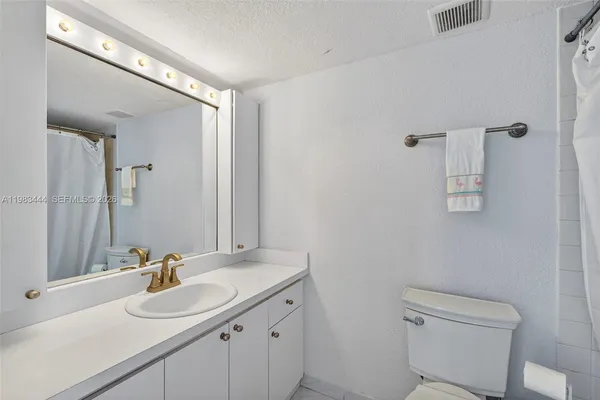 $3,650 | 3000 East Sunrise Boulevard, Unit PHB, Fort Lauderdale, FL 33304