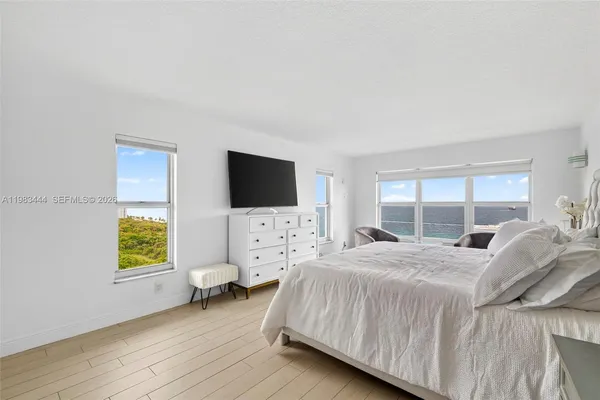 $3,650 | 3000 East Sunrise Boulevard, Unit PHB, Fort Lauderdale, FL 33304