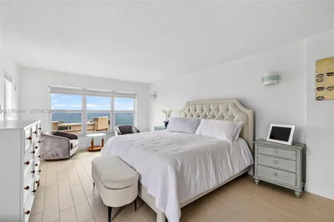 $3,950 | 3000 East Sunrise Boulevard, Unit PHB, Fort Lauderdale, FL 33304