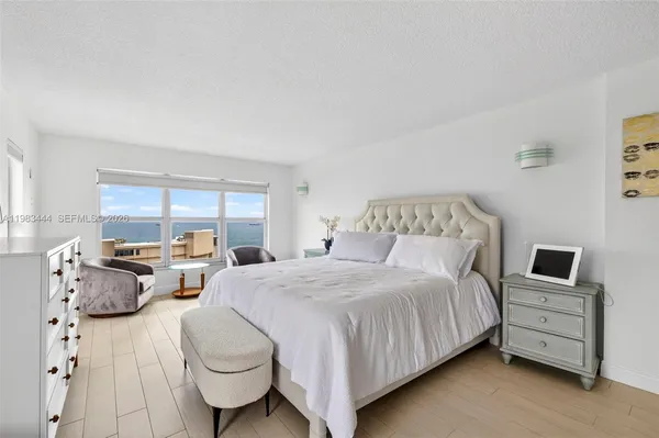 $3,650 | 3000 East Sunrise Boulevard, Unit PHB, Fort Lauderdale, FL 33304
