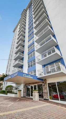 $3,650 | 3000 East Sunrise Boulevard, Unit PHB, Fort Lauderdale, FL 33304