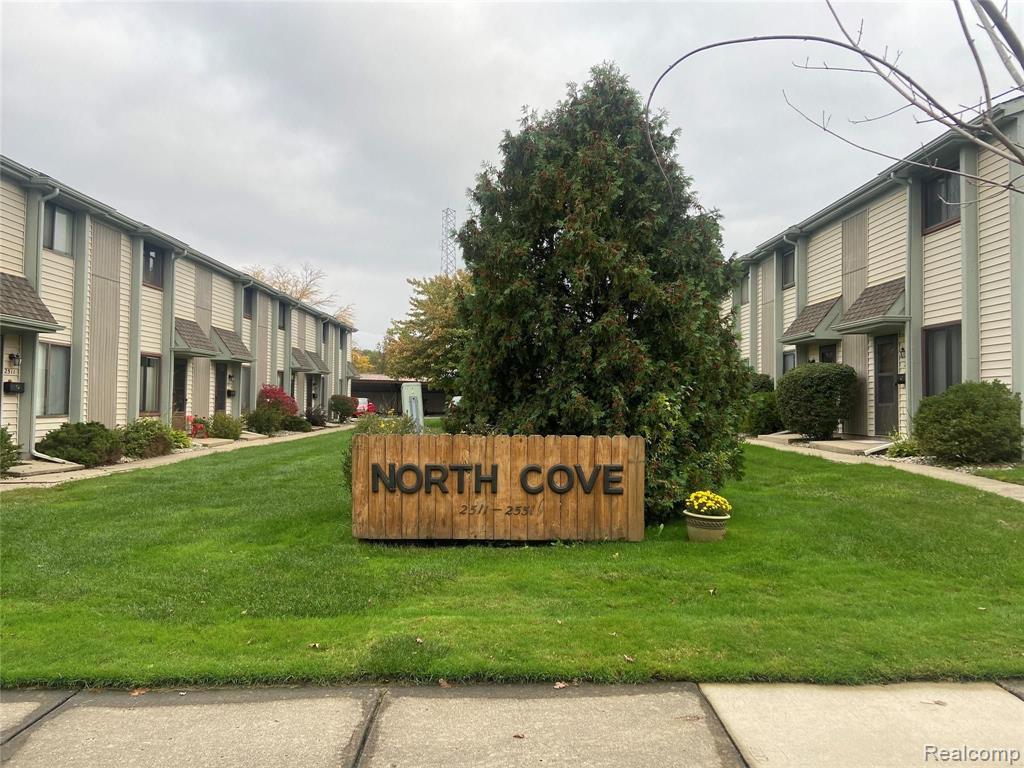 2551 Samoset Road, Unit 2551 Royal Oak, MI 48073 - Photo 2 of 18
