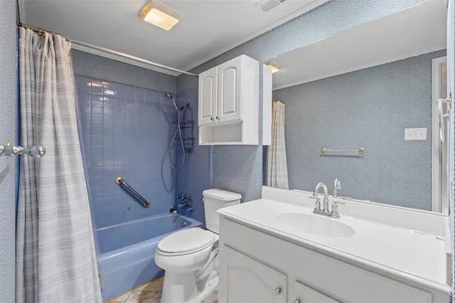 $200,000 | 4320 Bellaire Drive South, Unit 115W, Fort Worth, TX 76109