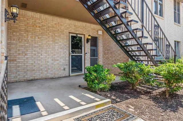 $200,000 | 4320 Bellaire Drive South, Unit 115W, Fort Worth, TX 76109