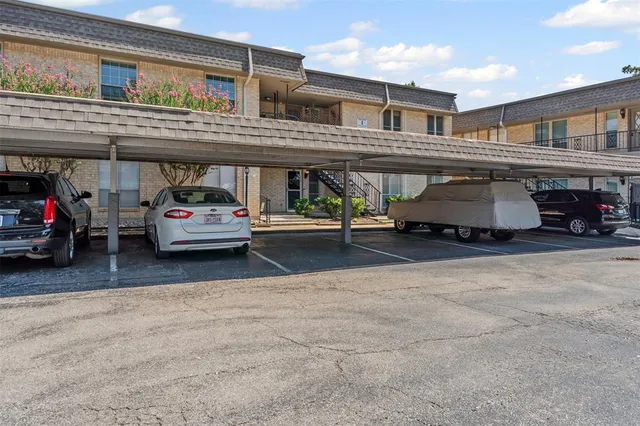 $200,000 | 4320 Bellaire Drive South, Unit 115W, Fort Worth, TX 76109