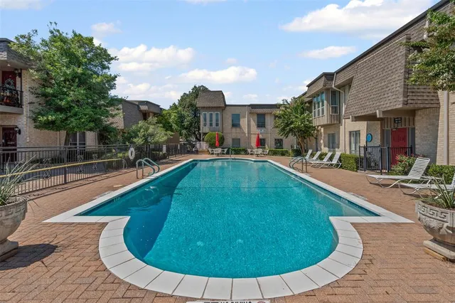 $200,000 | 4320 Bellaire Drive South, Unit 115W, Fort Worth, TX 76109