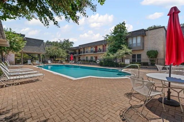$200,000 | 4320 Bellaire Drive South, Unit 115W, Fort Worth, TX 76109