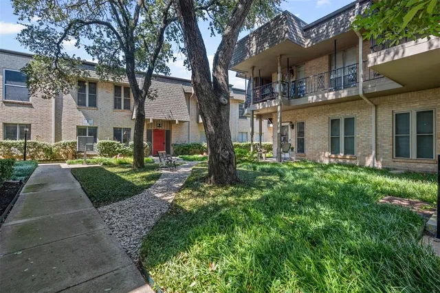 $200,000 | 4320 Bellaire Drive South, Unit 115W, Fort Worth, TX 76109
