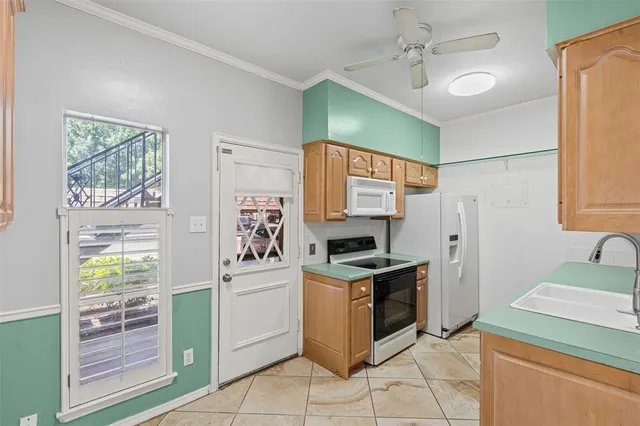 $200,000 | 4320 Bellaire Drive South, Unit 115W, Fort Worth, TX 76109