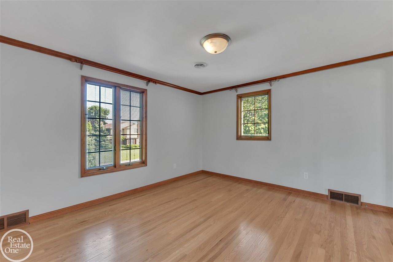 747 Ballantyne Road Grosse Pointe Shores, MI 48236 - Photo 29 of 46