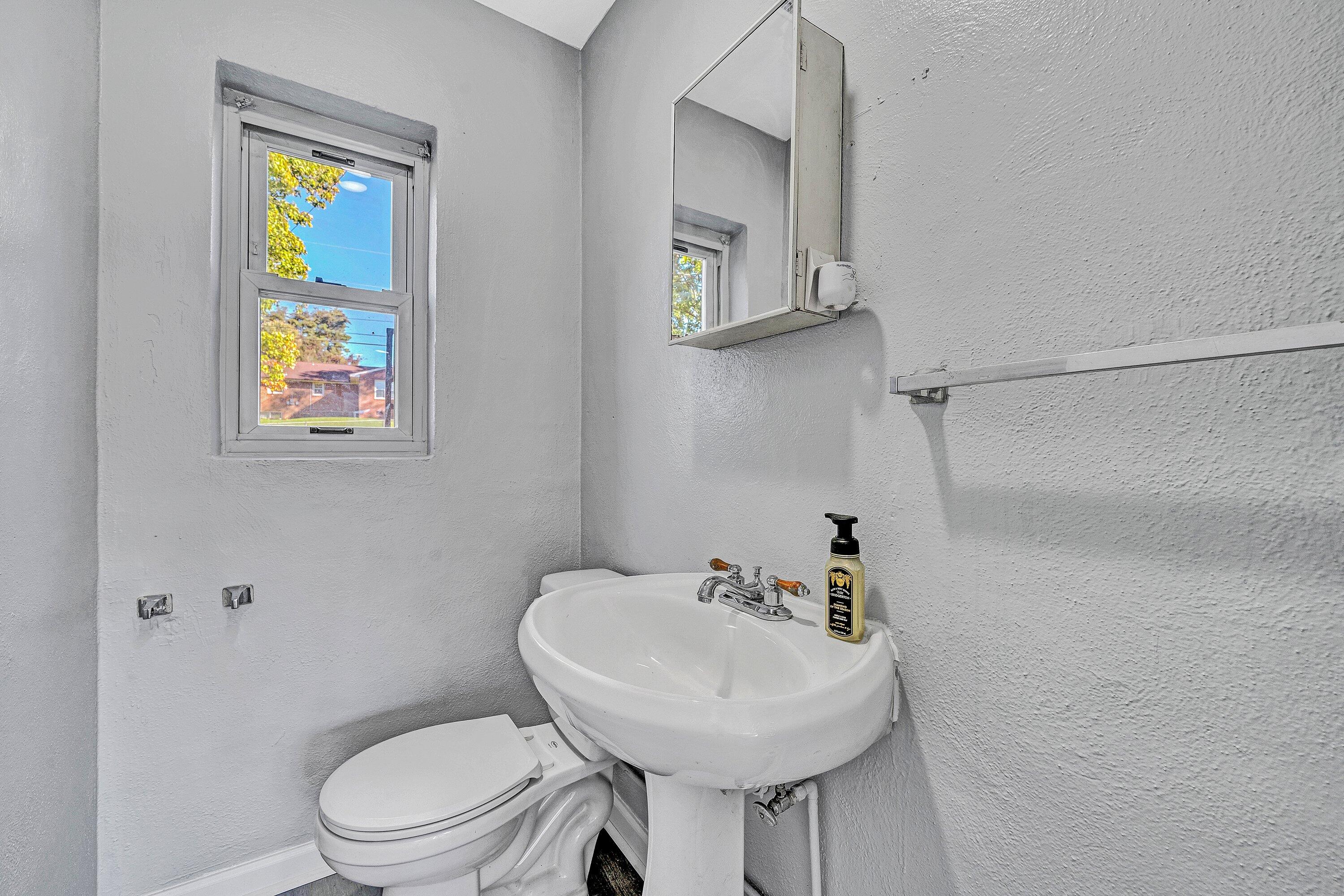 1633 Angus Road Northwest Roanoke, VA 24017 - Photo 17 of 21 VM-04599