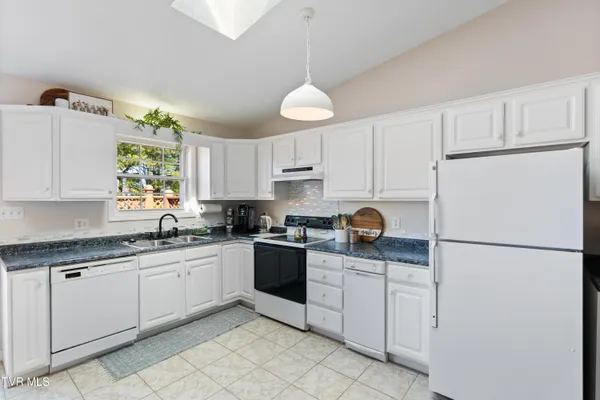 $787,400 | 101 Crestview Drive, Greeneville, TN 37745