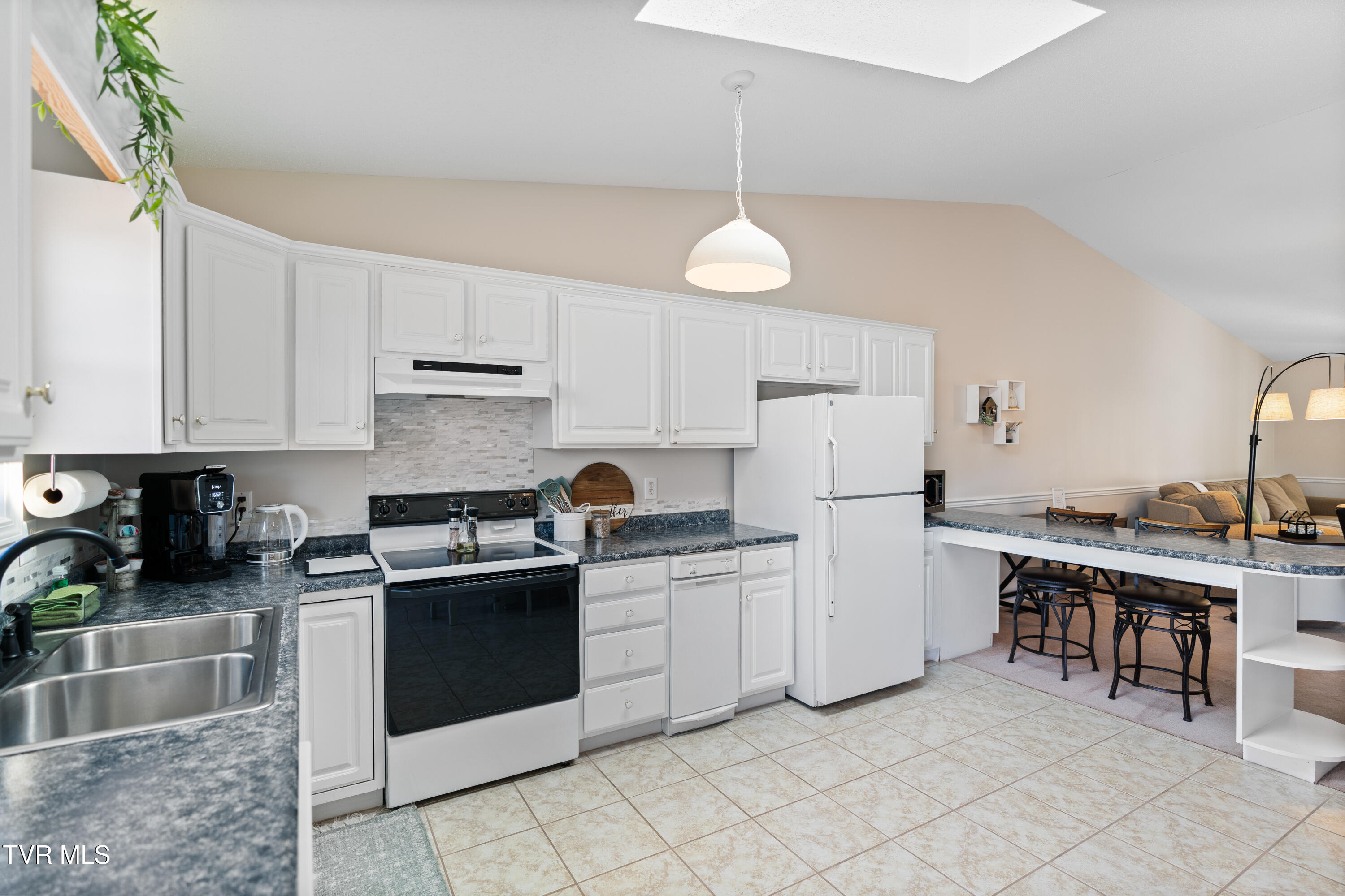 101 Crestview Drive Greeneville, TN 37745 - Photo 25 of 71 DSC08963