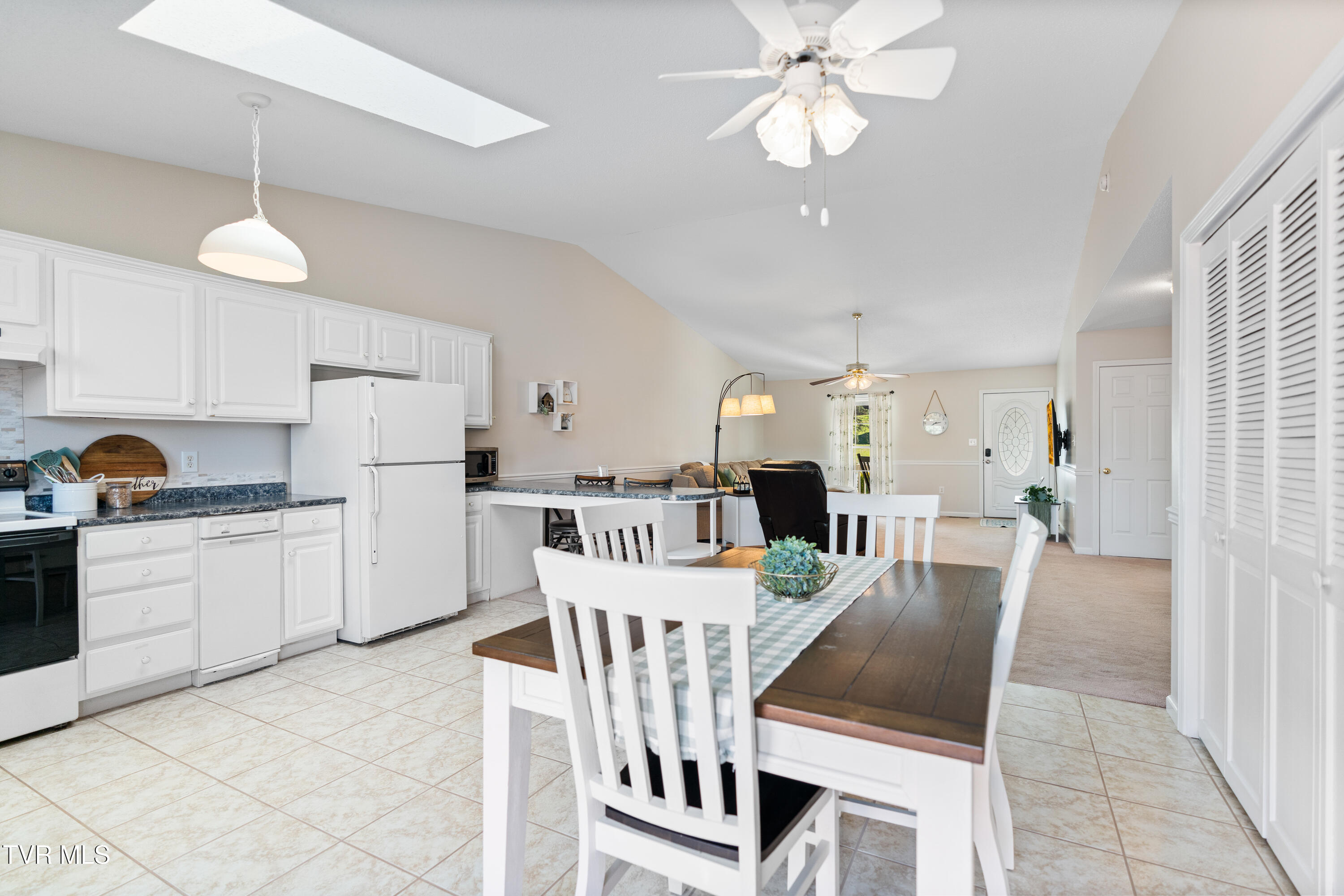 101 Crestview Drive Greeneville, TN 37745 - Photo 30 of 71 DSC08978