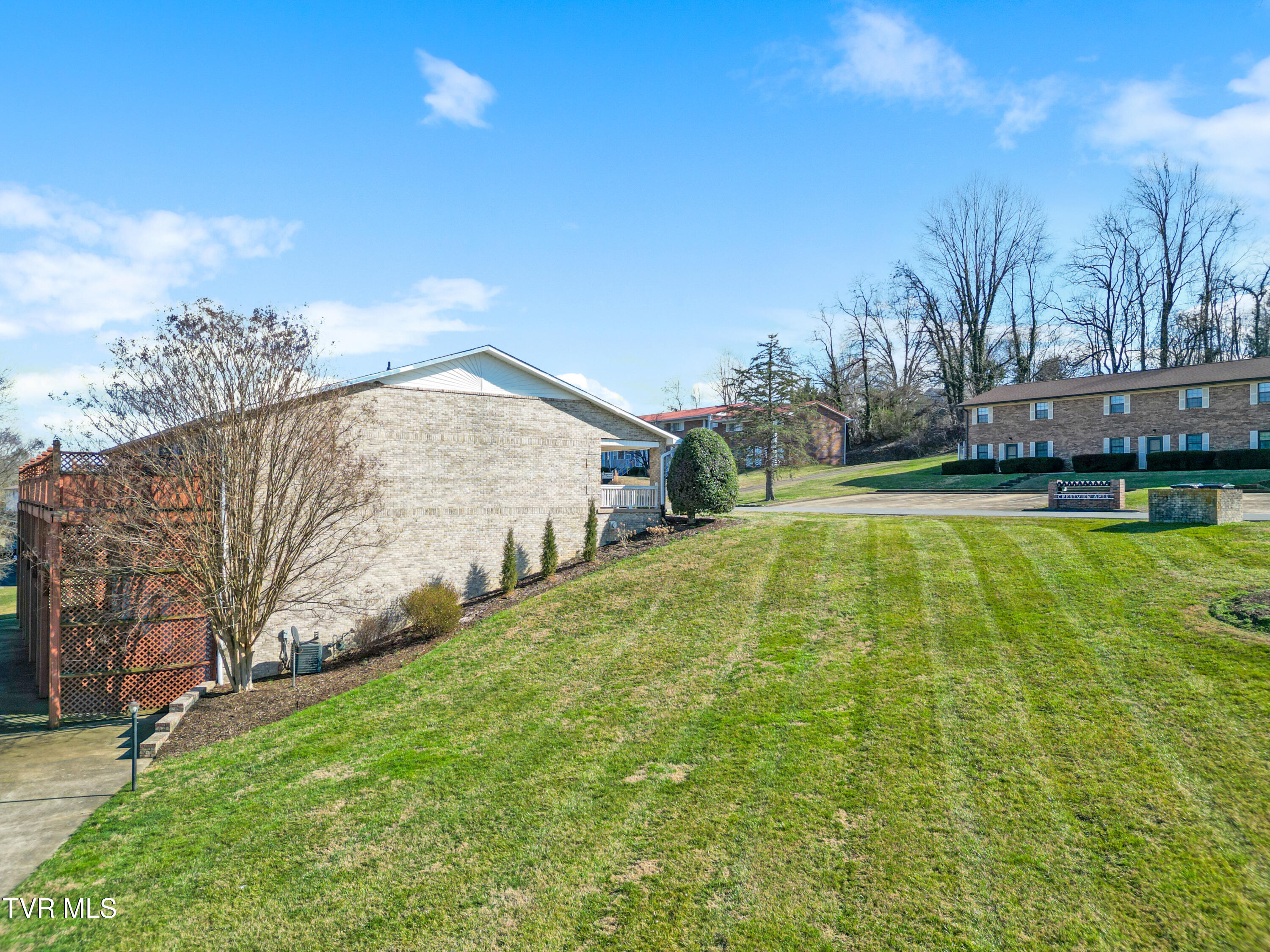 101 Crestview Drive Greeneville, TN 37745 - Photo 4 of 71 DJI_0114