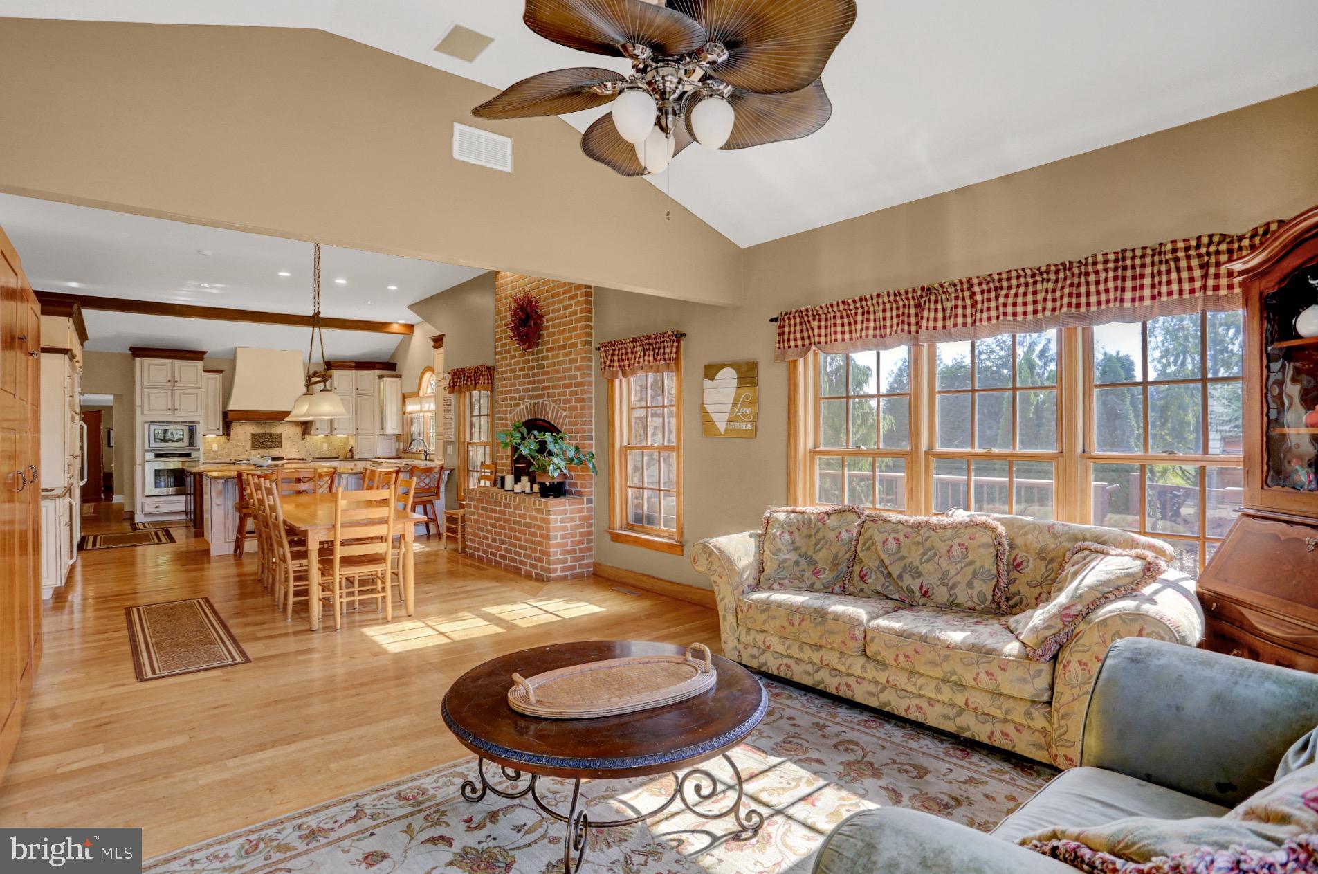 298 Heffner Road Wernersville, PA 19565 - Photo 27 of 58 Sitting Room