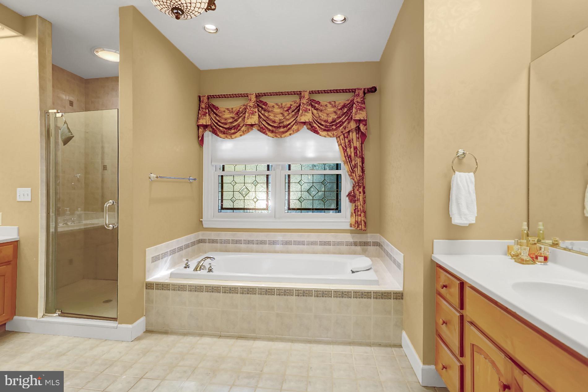 298 Heffner Road Wernersville, PA 19565 - Photo 35 of 58 Super Sized Soaking Tub