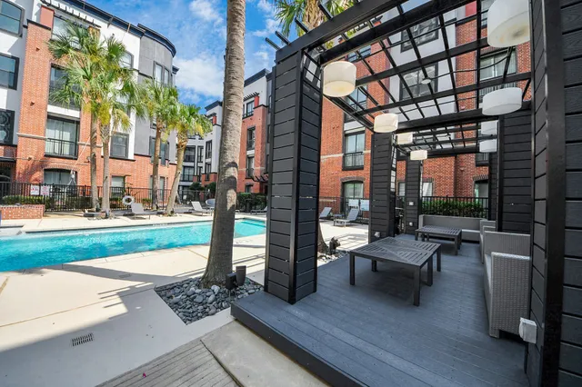 $1,385 | 3616 Richmond Avenue, Unit 1205, Houston, TX 77046