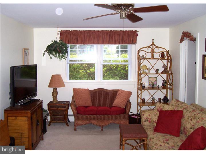 47 Bright Road Hatboro, PA 19040 - Photo 8 of 21 Family Room