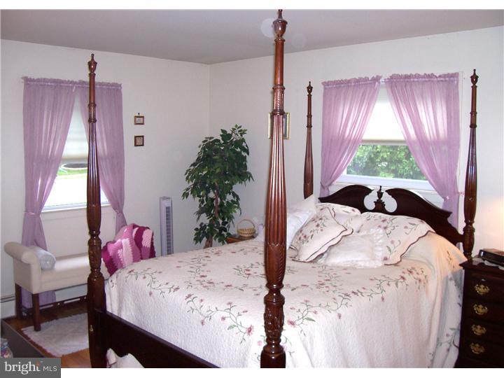 47 Bright Road Hatboro, PA 19040 - Photo 9 of 21 Bedroom - Main