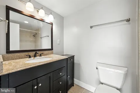 $299,999 | 2059 Huntington Avenue, Unit 907, Alexandria, VA 22303