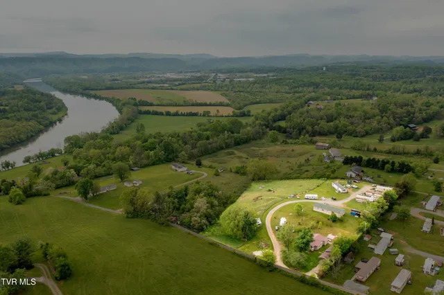 $389,500 | 110 Ferry Road, Unit 3, Surgoinsville, TN 37873