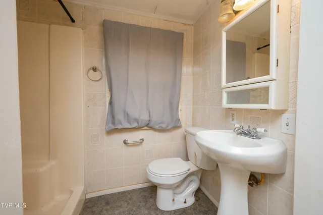 $389,500 | 110 Ferry Road, Unit 3, Surgoinsville, TN 37873