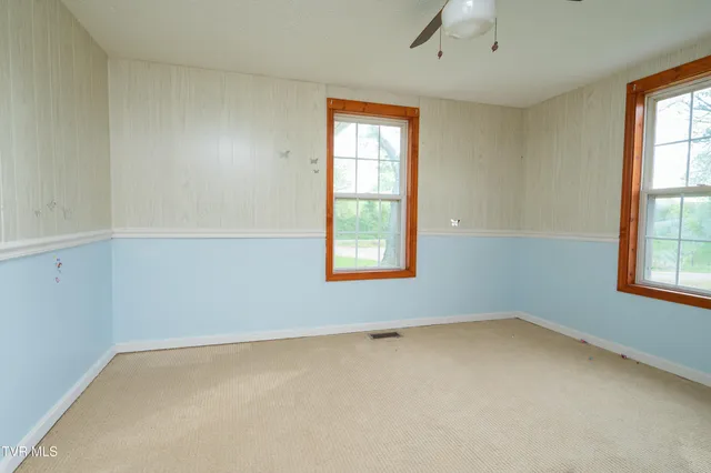 $389,500 | 110 Ferry Road, Unit 3, Surgoinsville, TN 37873