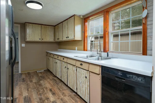 $389,500 | 110 Ferry Road, Unit 3, Surgoinsville, TN 37873