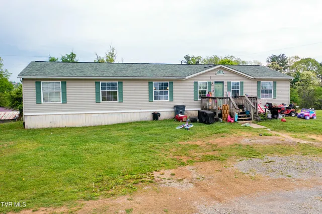 $389,500 | 110 Ferry Road, Unit 3, Surgoinsville, TN 37873