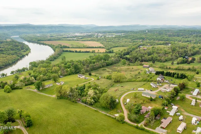 $389,500 | 110 Ferry Road, Unit 3, Surgoinsville, TN 37873