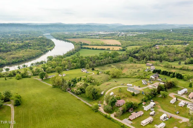 $389,500 | 110 Ferry Road, Unit 3, Surgoinsville, TN 37873