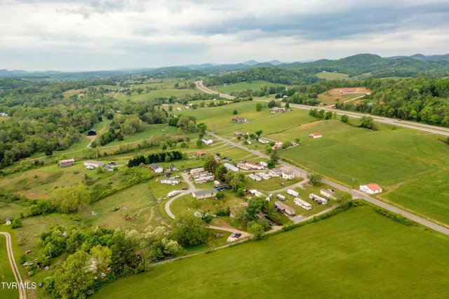 $389,500 | 110 Ferry Road, Unit 3, Surgoinsville, TN 37873