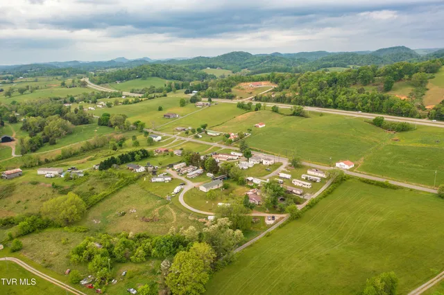 $389,500 | 110 Ferry Road, Unit 3, Surgoinsville, TN 37873