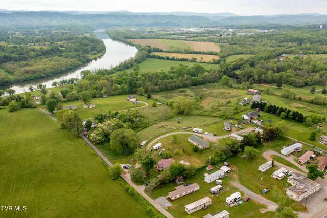 $389,500 | 110 Ferry Road, Unit 3, Surgoinsville, TN 37873