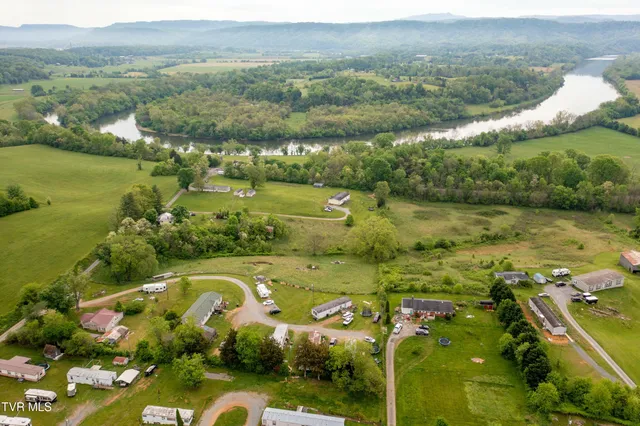 $389,500 | 110 Ferry Road, Unit 3, Surgoinsville, TN 37873