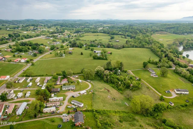 $389,500 | 110 Ferry Road, Unit 3, Surgoinsville, TN 37873