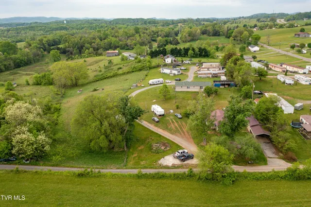 $389,500 | 110 Ferry Road, Unit 3, Surgoinsville, TN 37873